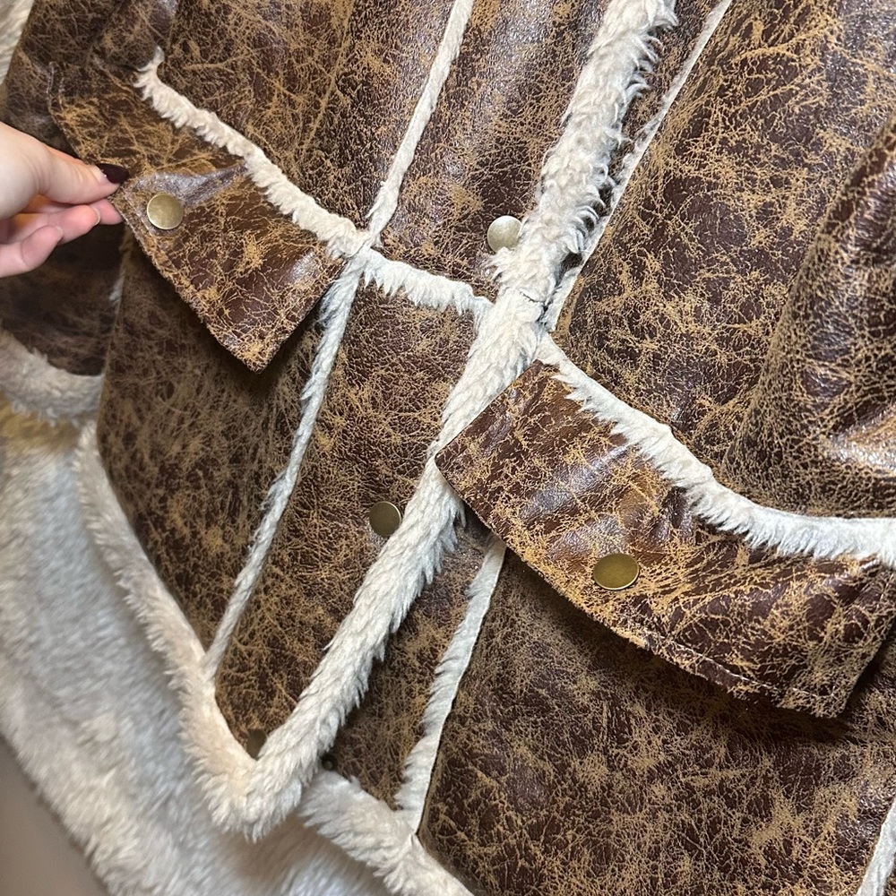 Urban Outfitters Oversized Faux Suede Sherpa Jacket - Picture 5 of 7